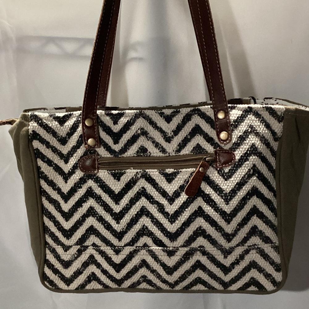 Myra‎ Chevron Patterned Tote Bag with Brown Straps - Picture 7 of 8